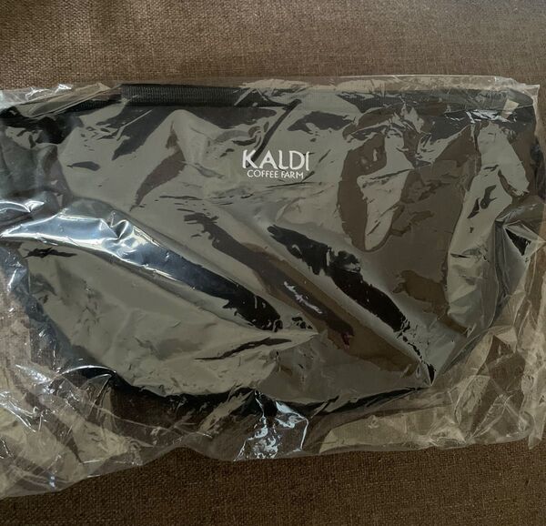KALDI ボディバッグ いちご