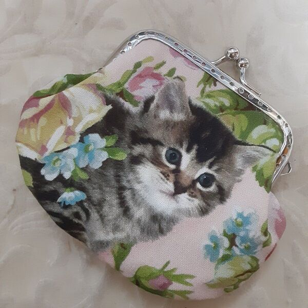 がま口ポーチ小物入れ猫ちゃん花柄ハンドメイド