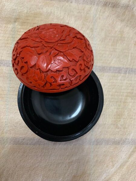 中国伝統工芸 茶器 茶道具 堆朱香合 漆器 細工精密彫刻牡丹図