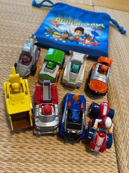 パウパトロール ダイキャストビークル8台+巾着セット