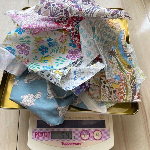 リバティ タナローン はぎれ 約54g