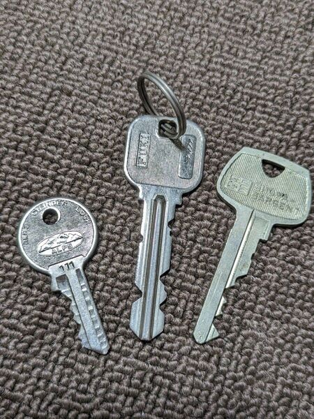 ダミーキー 中古 鍵 金属製 鍵 3本セット インテリア オブジェ