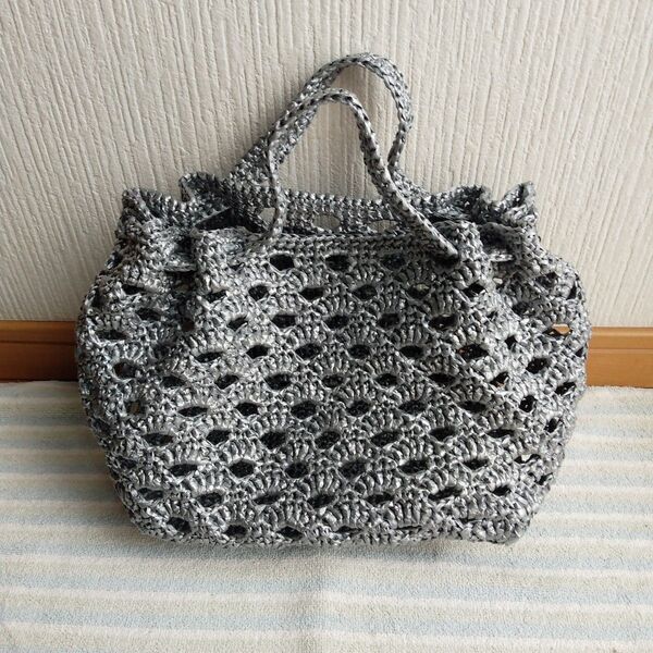 スズランテープの巾着バッグ シルバー ハンドメイド