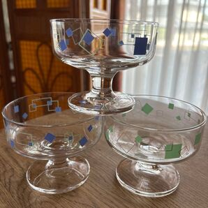 昭和レトロ パフェグラス 3客セット 脚付きグラス デザートグラス ポップ柄
