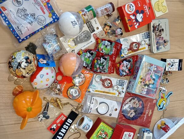 ミッキー Mickey DISNEY ディズニー レトロ風 おもちゃ 雑貨 ディズニーランド ディズニーシー ミニチュア 缶 東京