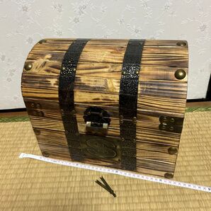 レトロな木製宝箱(ドル箱?) 鍵付き