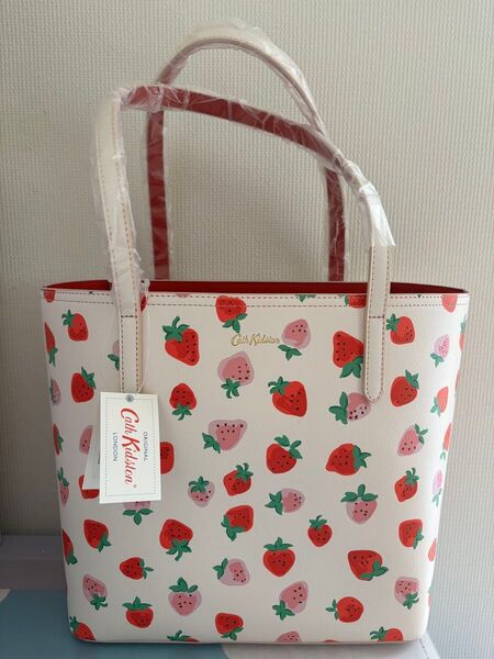 Cath Kidston いちご柄 トートバッグ 新品未使用 タグ付き キャスキッドソン ストロベリー 苺 イチゴ バッグ