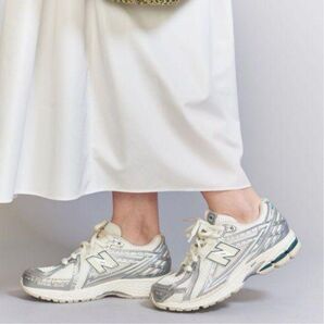 美品 New Balance M1906REE 24cm シルバーホワイト