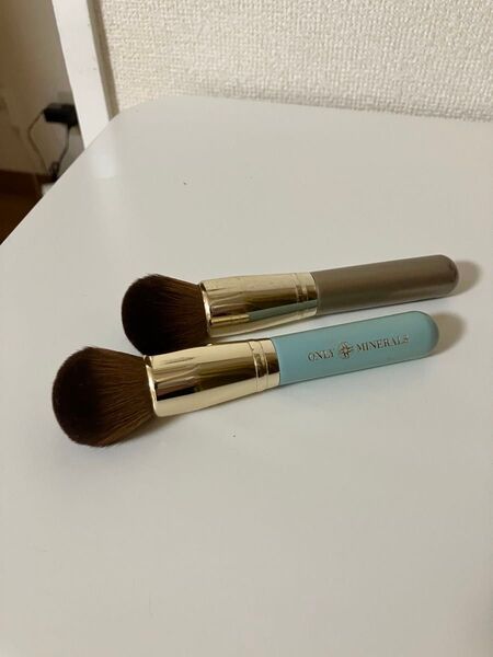 Only Minerals ファンデーションブラシ 2本セット