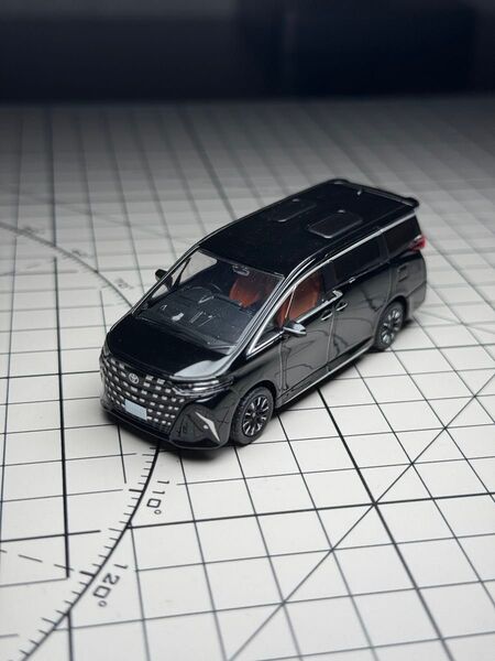 トヨタ アルファード 1/64 ブラック ミニカー アクリル展示ケース付き