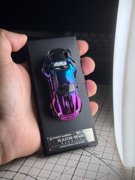 1/64 STREET WEAPON ポルシェ 993 メッキグラデーションパープル ミニカー