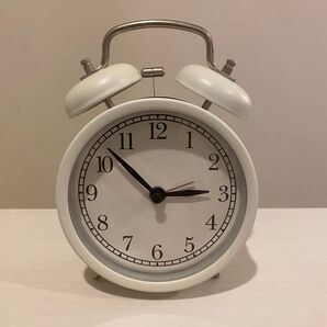 IKEA 目覚まし時計 ホワイト シンプル