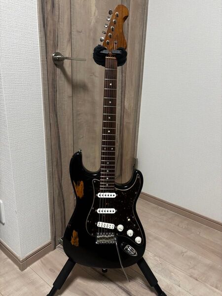 SAGO new material guitars ストラトタイプ ボディ塗装難あり エレキギター