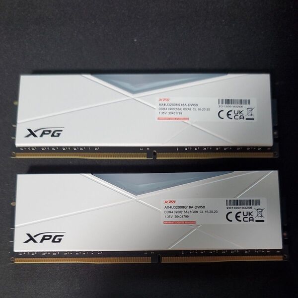 XPG DDR4メモリ 8GB×2枚 AX4U32008G16A-DW50
