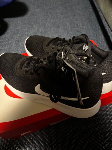NIKE ウィメンズ タンジュン