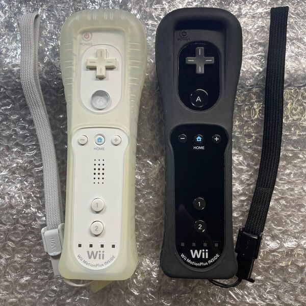 Wiiリモコンプラス白黒ストラップ、ジャケットカバー付き 2個セット