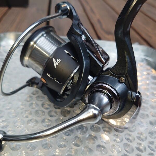 海外製 スピニングリール 2500番