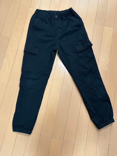 ユニクロ UNIQLOカーゴパンツ ブラック キッズ160サイズ