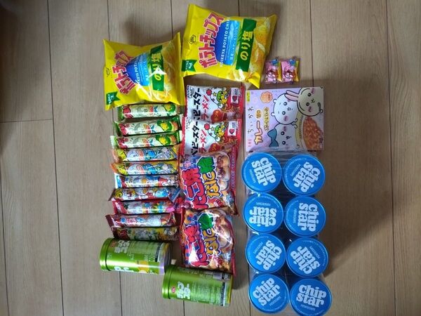 ちいかわカレーとチップスターお菓子詰め合わせ まとめ売り