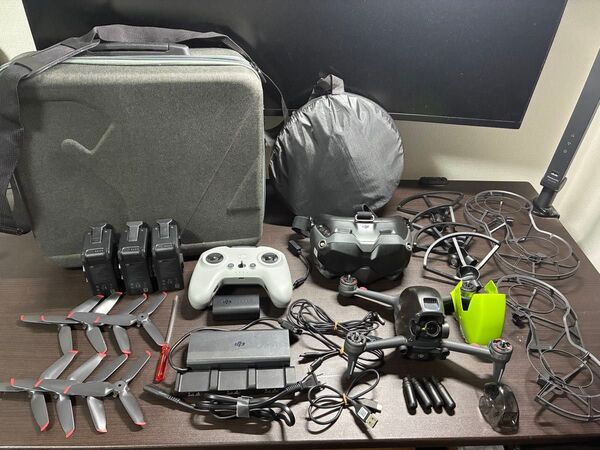 【極美品】DJI FPV COMBO コンボ ドローン Drone 備品多数 空撮