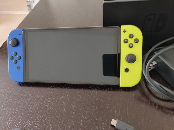 【美品】有機EL Nintendo Switchニンテンドースイッチ 本体