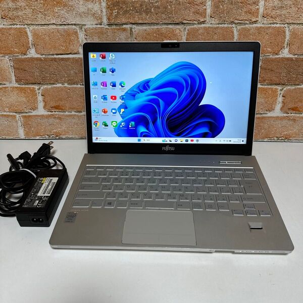 富士通ノート PC Corei5 SSD 256GB メモリ8GB オフィス2024年 Windows 11Pro
