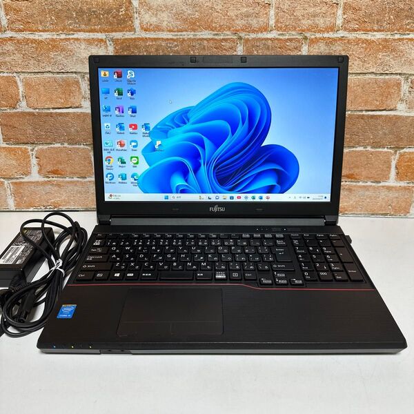 富士通ノートPC Corei5 SSD256GB メモリ8GB オフィス2024年 Windows 11Pro 発送無料