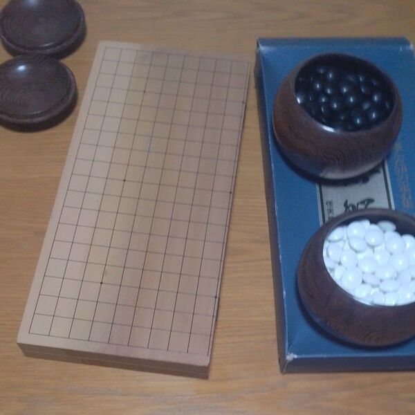 折りたたみ碁盤と碁石と碁笥のセット