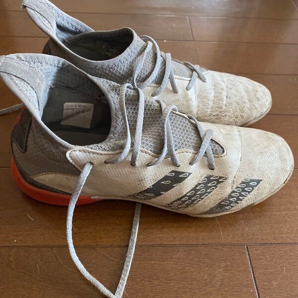 アディダス プレデターサッカートレシュー22センチ
