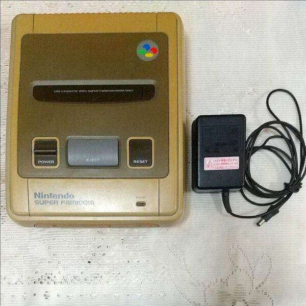 任天堂スーパーファミコン本体(ジャンク品)とSUPER FAMICOM用 通信モデム NDM24(動作未確認)セット!
