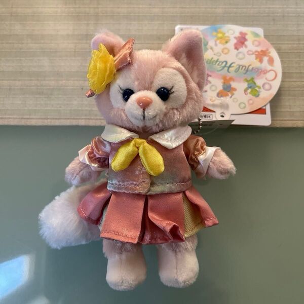ディズニーシー ダッフィー&フレンズ・20周年 カラフルハピネス ぬいぐるみバッジ (リーナ・ベル)