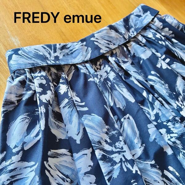 FREDY emue フレディエミュ 花柄フレアスカート 36 ネイビー スカート 総柄 上品スカート S