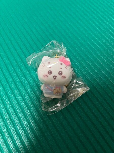 ちいかわ*サンリオキャラクターズ*コラボ*シークレットフロッキーマスコットチャーム*ちいかわ*ハローキティ*フィギュア