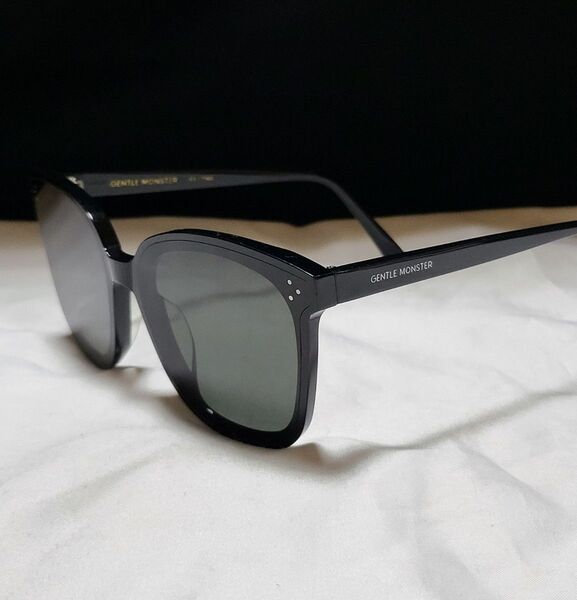 ◆GENTLEMONSTER ジェントルモンスター◆ロゴ付き サングラス FLATBA jack bye