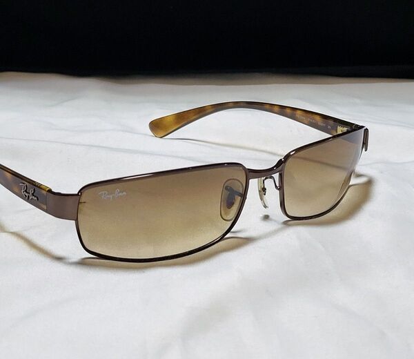 ◆Ray-Ban レイバン◆ロゴ付き サングラス RB3364