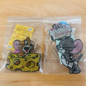 トムとジェリー ラインストーンキーホルダー ジェリー タフィー マスコット 85周年記念 新品タグ付き