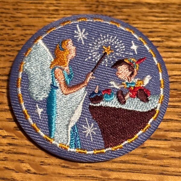 ディズニー 刺繍缶バッジ