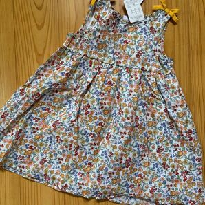 新品 未使用 サイズ100 ワンピース ノースリーブ 花柄 リボン 裏地付き 小花柄