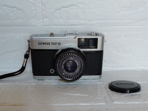 【ジャンク品】OLYMPUS TRIP 35 フィルムカメラ