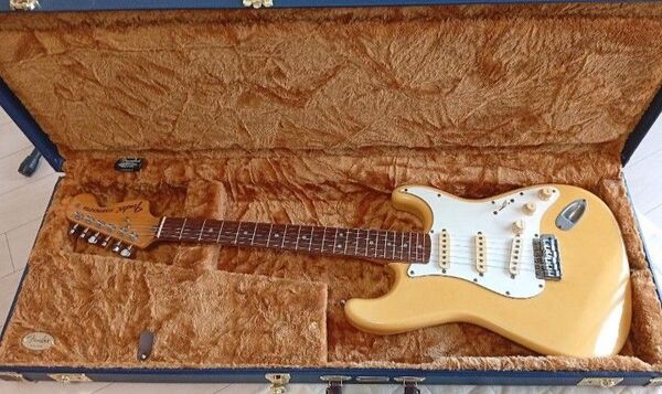 Fender Japan ストラト/ST−72/CST−50R/Eシリアル 純正新同ハードケース ギターハンガー【送料無料】