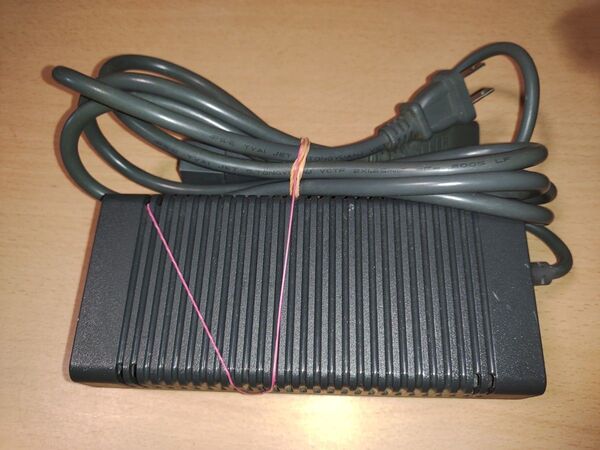 XBOX360 ACアダプター 150W 12V-12.1A