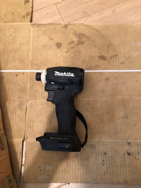 makita インパクトドライバー TD172