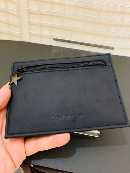 【未使用美品】GIVENCHY ジバンシー ポーチ 小物入れ ブラック ノベルティ