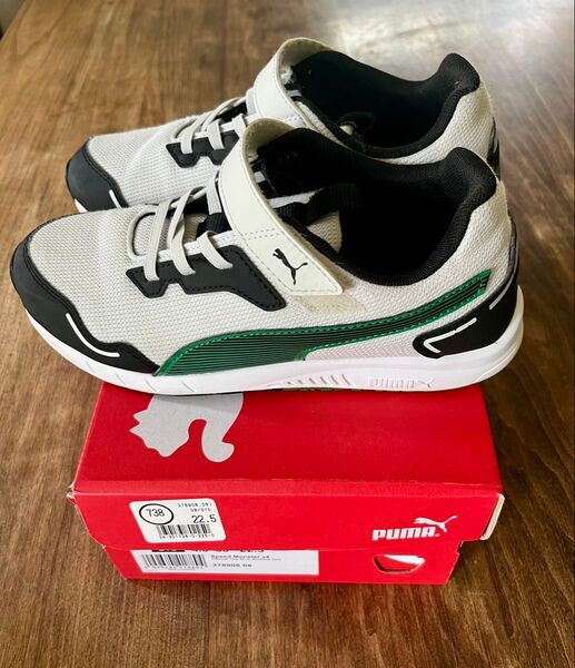 PUMA スピードモンスターv4 キッズスニーカー 22.5cm ホワイト/グリーン