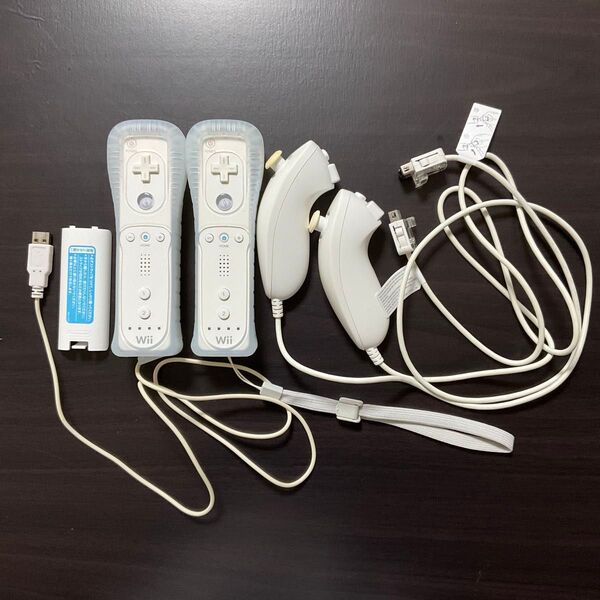 Wiiリモコン2個、ヌンチャク2個、まとめ売り