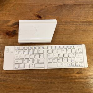 折りたたみ式 ワイヤレスキーボード ホワイト Bluetooth コンパクト
