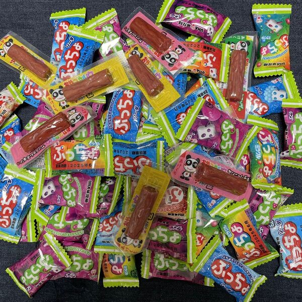 【一部賞味期限間近】ぷっちょ53個&おやつカルパス11個 計64個まとめ売り
