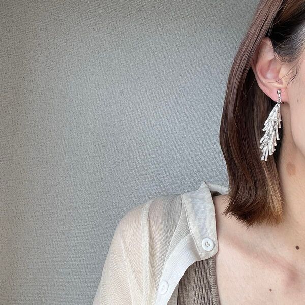 ピアス イヤリング 揺れる シルバー じゃらじゃら ハンドメイド アクセサリー デイリー 結婚式 入学式 成人式 卒業式 お呼ばれ