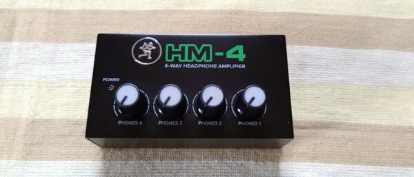 Mackie HM-4 ヘッドホンアンプ