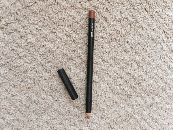 MAC リップペンシル ストリップダウン